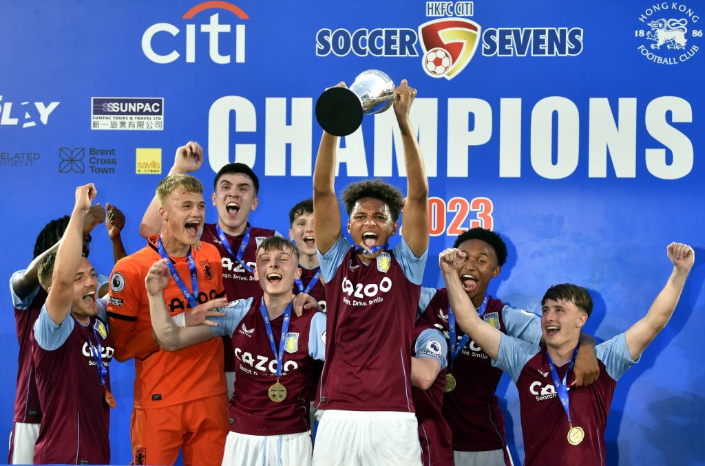 通过与队友 通过与队友