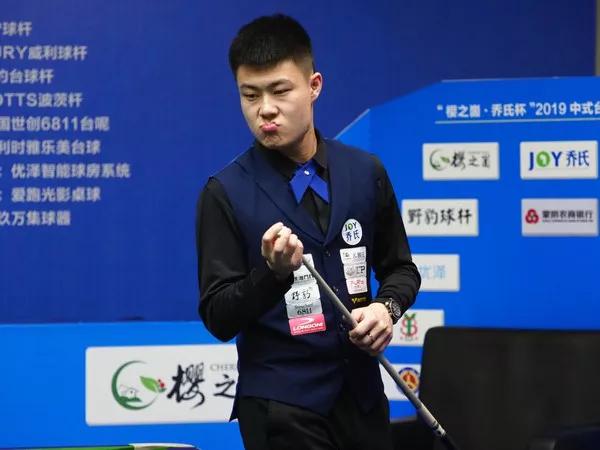 曼晚：曼联球员认为联赛杯惨败是新的低谷，更衣室对门将信心下降